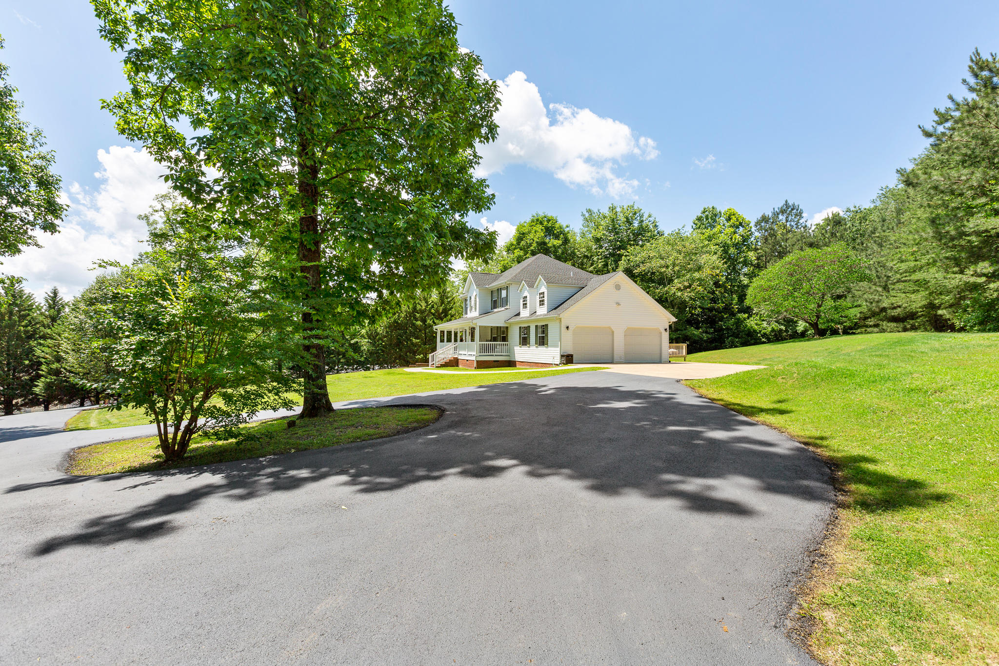 741 Mission Ridge Road Rossville, GA 30741 - Photo 32 of 49 Welcome to 741 Mission Ridge Road!