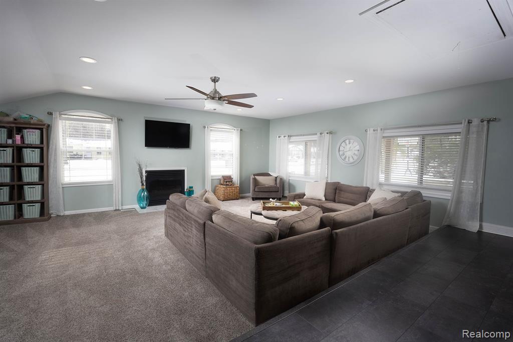 4040 Devonshire Road Fort Gratiot, MI 48059 - Photo 11 of 37