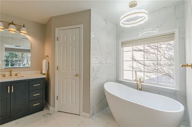 $689,000 | 120 Lyndhurst Court, Roswell, GA 30075