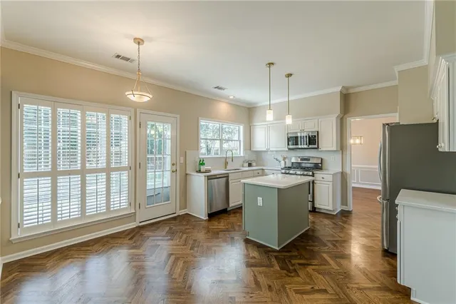 $689,000 | 120 Lyndhurst Court, Roswell, GA 30075