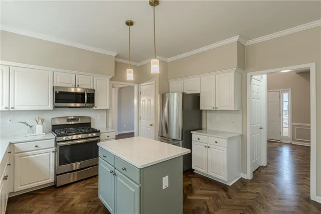 $689,000 | 120 Lyndhurst Court, Roswell, GA 30075