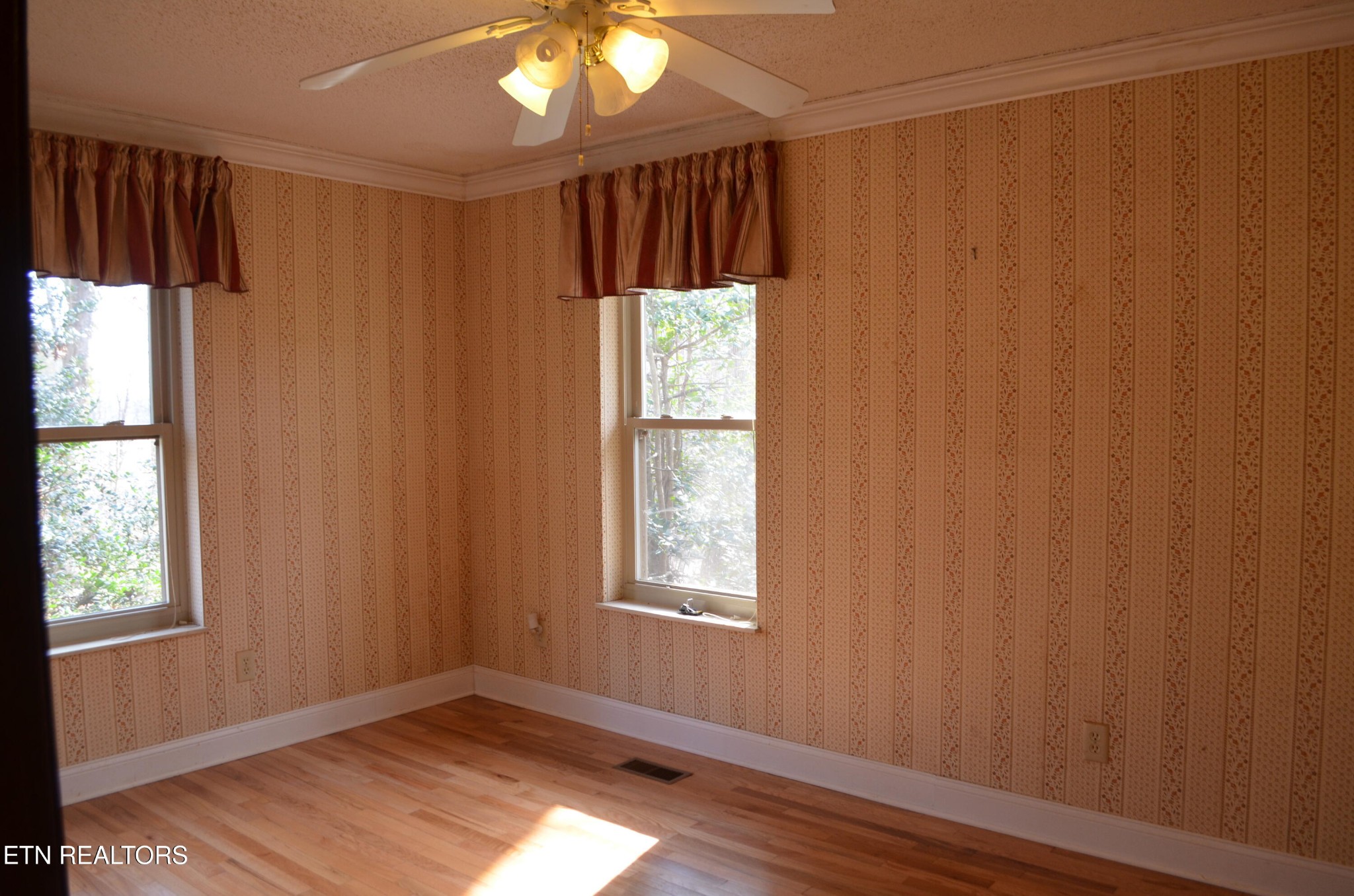 389 Laurel Road Clinton, TN 37716 - Photo 12 of 30 Gallery Image 12