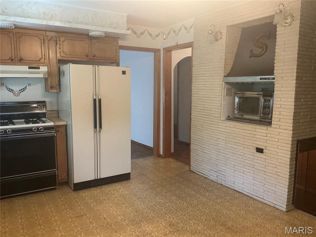 211 Edgar Street Gillespie, IL 62033 - Photo 6 of 10