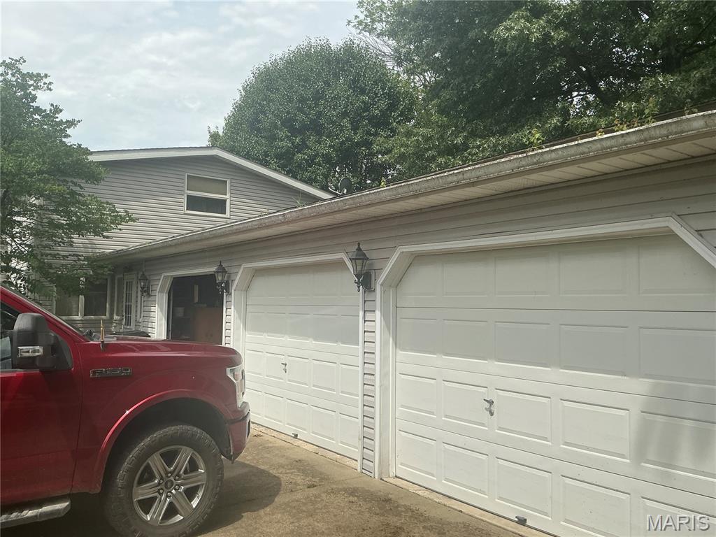 211 Edgar Street Gillespie, IL 62033 - Photo 9 of 10