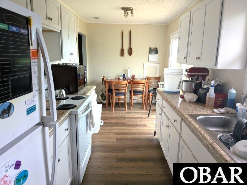 11 Trent Road, Unit 4 & 1 Ocracoke, NC 27960 - Photo 17 of 31 Kitchen
