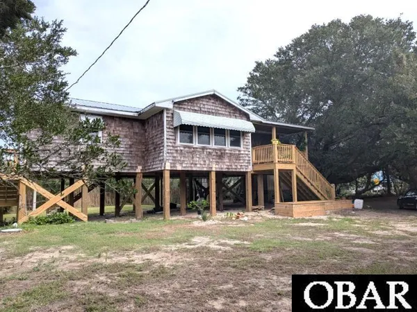 $740,000 | 11 Trent Road, Unit 4 & 1, Ocracoke, NC 27960