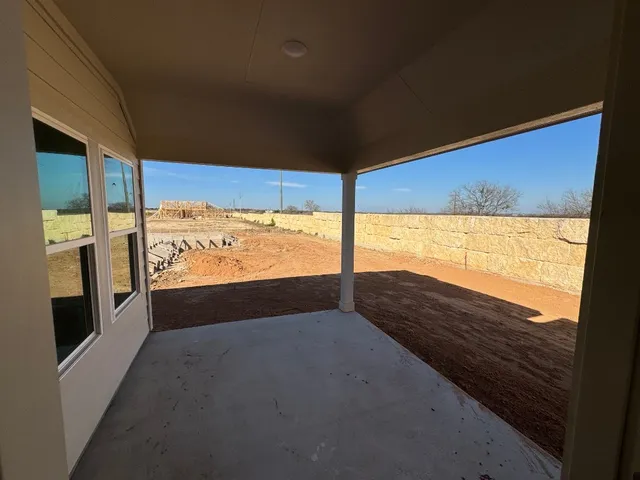 $384,990 | 120 Lonely Lobo Drive, Jarrell, TX 76537