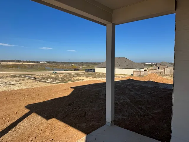 $384,990 | 120 Lonely Lobo Drive, Jarrell, TX 76537