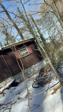 a view of an outdoor space