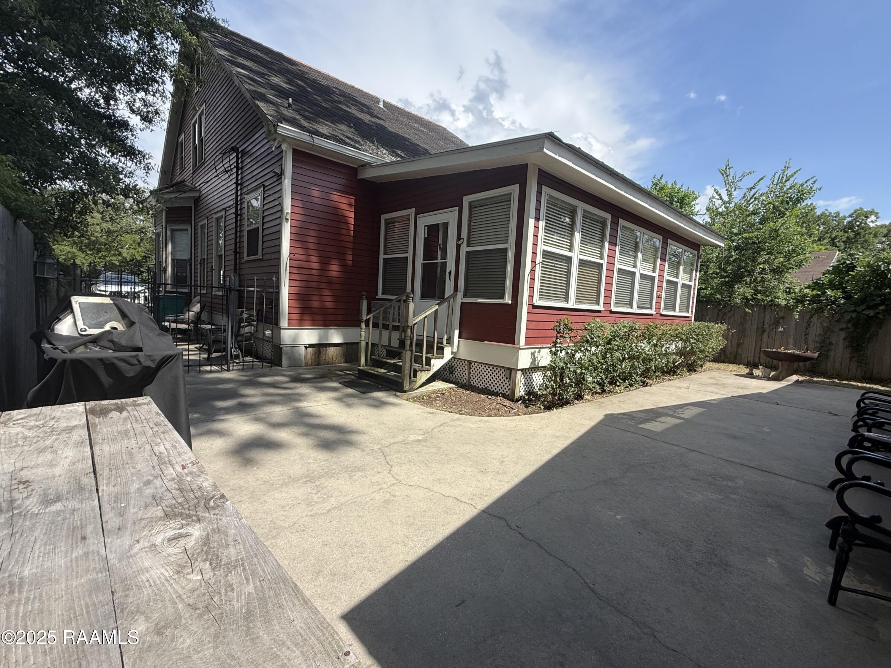 121 North 9th Street Eunice, LA 70535 - Photo 28 of 28 patio courtyard