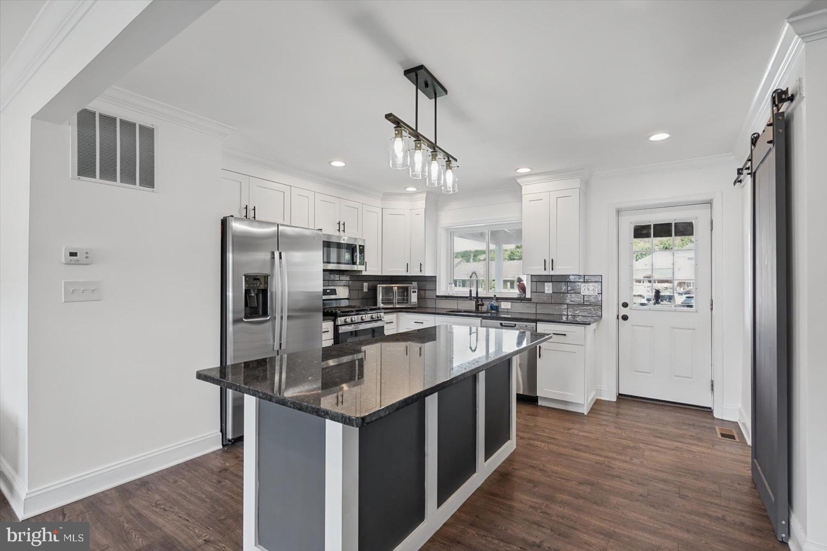 3400 North Point Road Dundalk, MD 21222 - Photo 1 of 36 Gallery Image 1