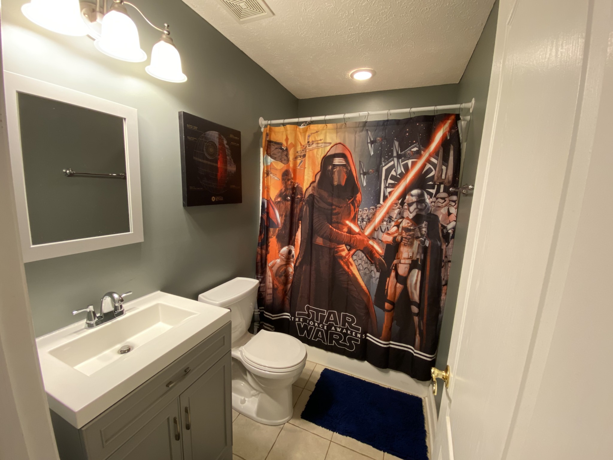 2707 Sixteenth Model Road Manchester, TN 37355 - Photo 35 of 50 a bathroom with a toilet sink and shower
