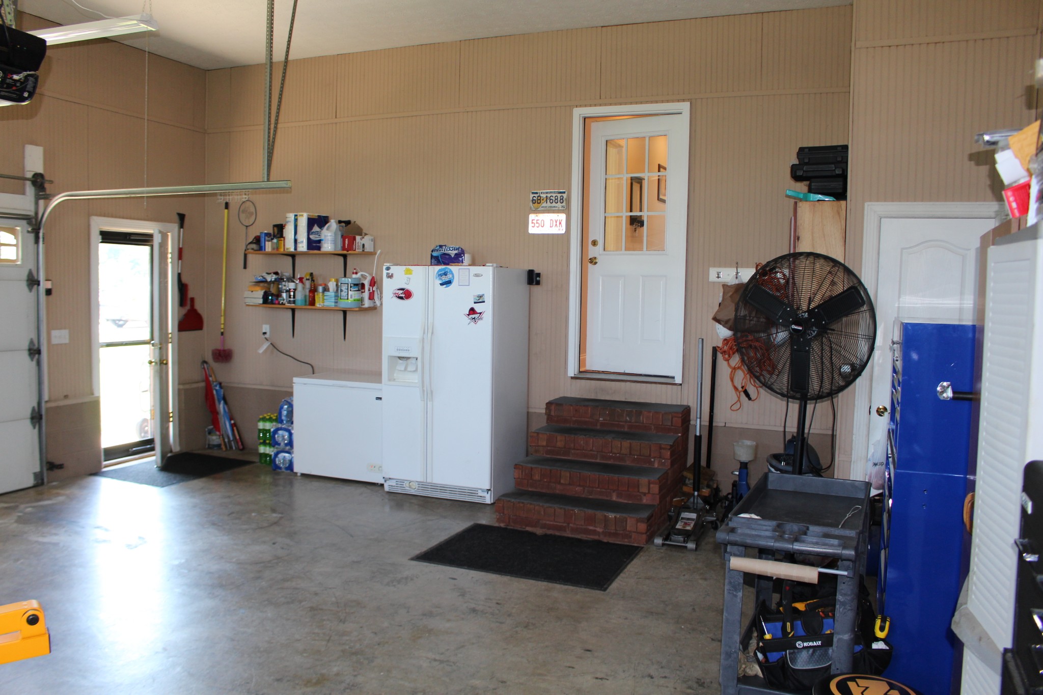 2707 Sixteenth Model Road Manchester, TN 37355 - Photo 39 of 50 a view of hall way with furniture and entryway