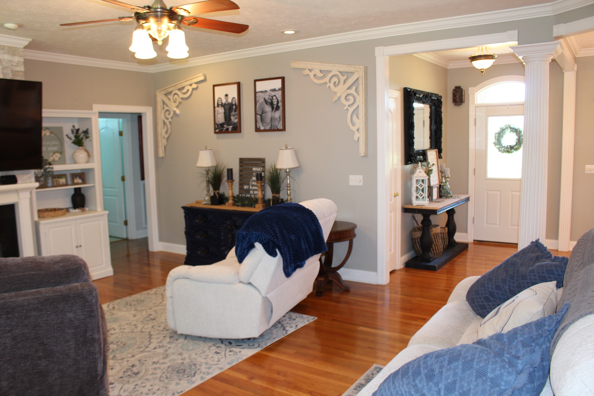 2707 Sixteenth Model Road Manchester, TN 37355 - Photo 9 of 50 a living room with furniture and a flat screen tv