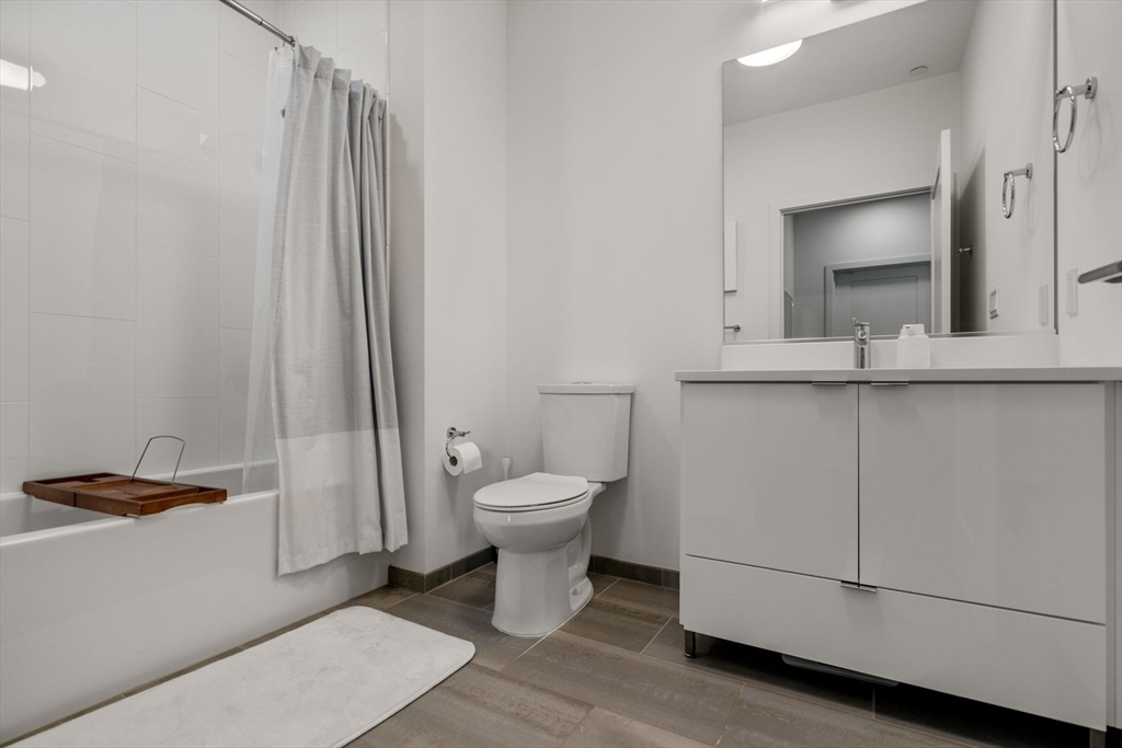 45 Lewis Street, Unit PH15 Boston, MA 02128 - Photo 16 of 41