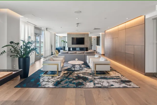 $1,269,000 | 45 Lewis Street, Unit PH15, Boston, MA 02128