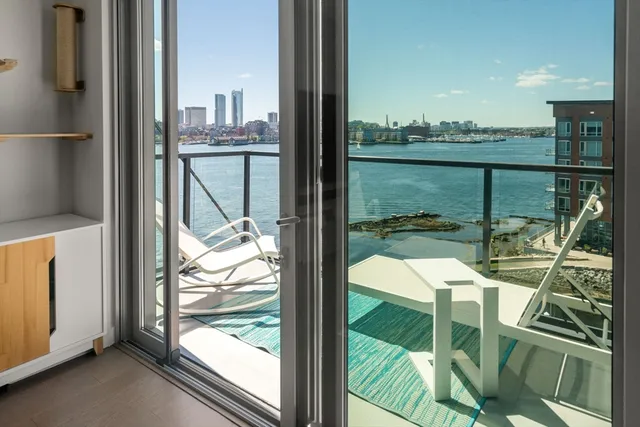 $1,269,000 | 45 Lewis Street, Unit PH15, Boston, MA 02128