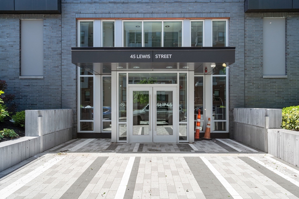 45 Lewis Street, Unit PH15 Boston, MA 02128 - Photo 37 of 41