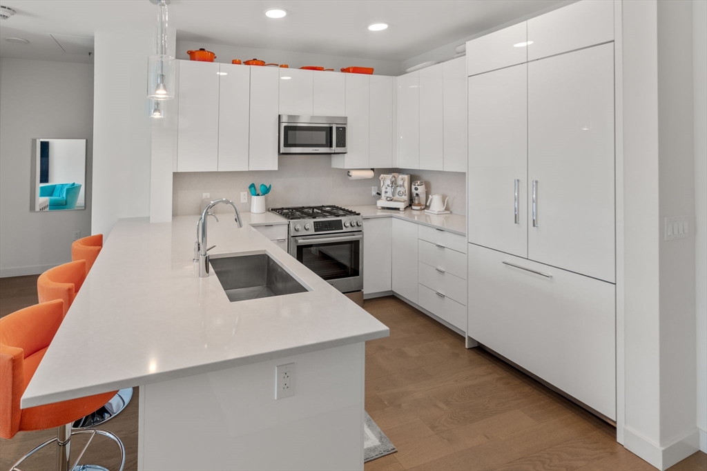 45 Lewis Street, Unit PH15 Boston, MA 02128 - Photo 7 of 41