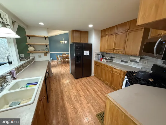 $389,990 | 521 Northern Spy Drive, Linden, VA 22642