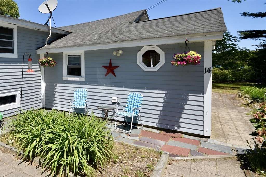 14 Spectacle Pond Terrace Wareham, MA 02538 - Photo 5 of 40