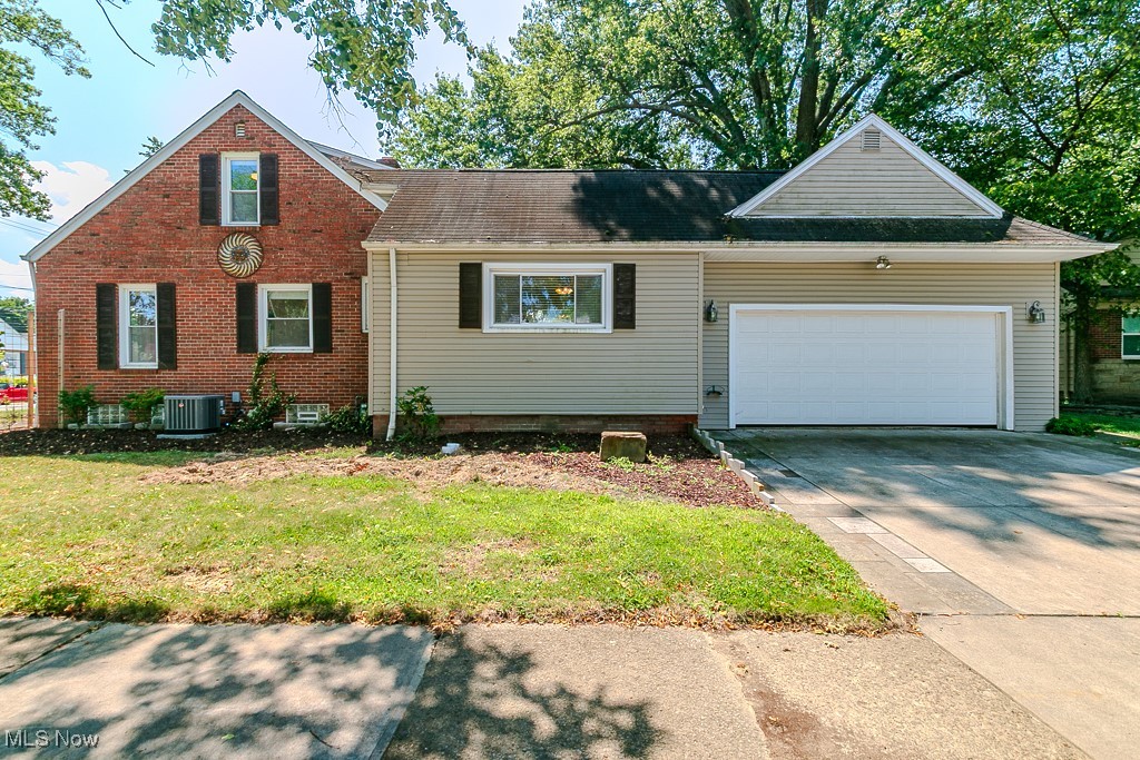 1216 Homestead Road South Euclid, OH 44121 - Photo 3 of 34