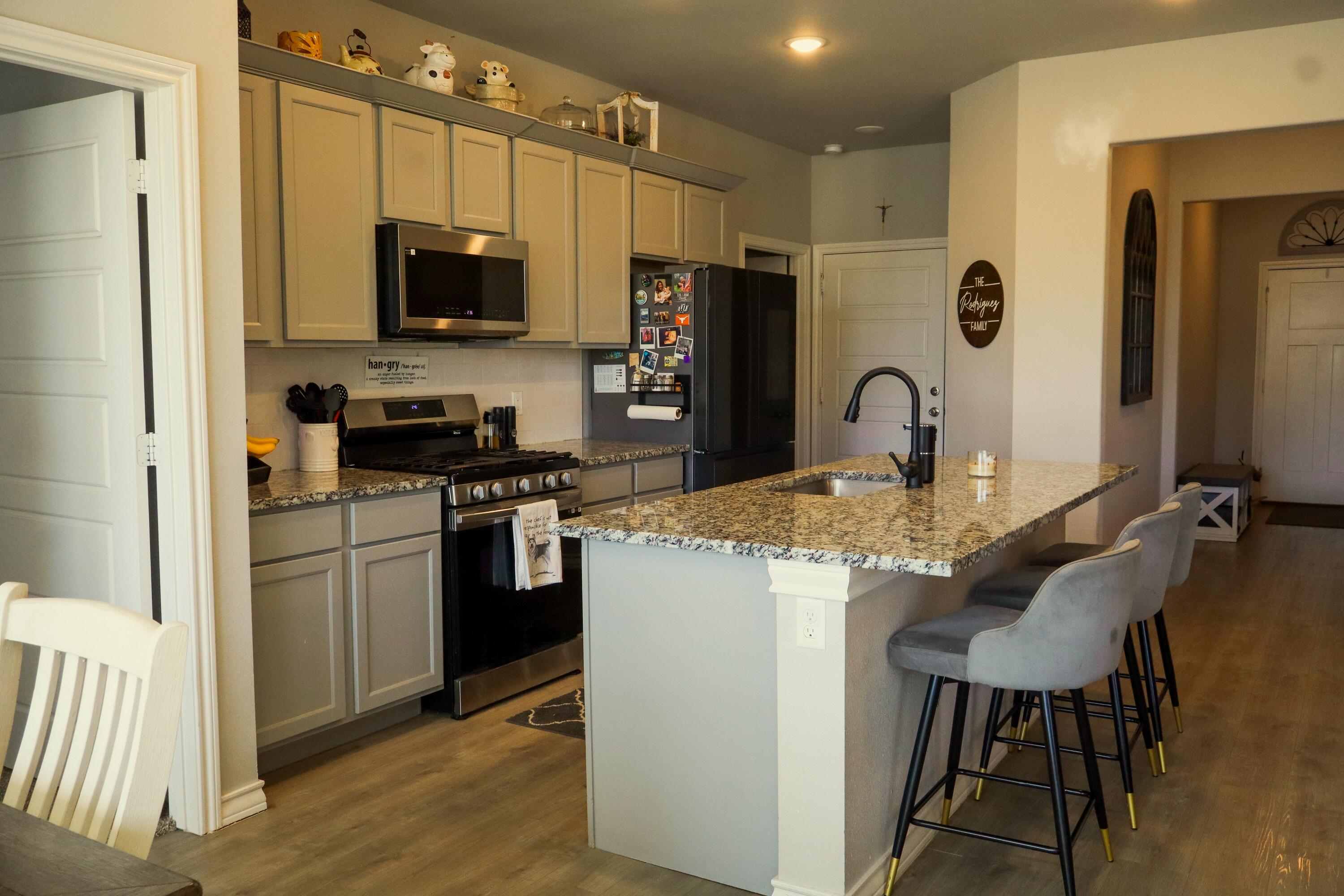 7725 96th Street Lubbock, TX 79424 - Photo 2 of 34 7725 kitchen 4