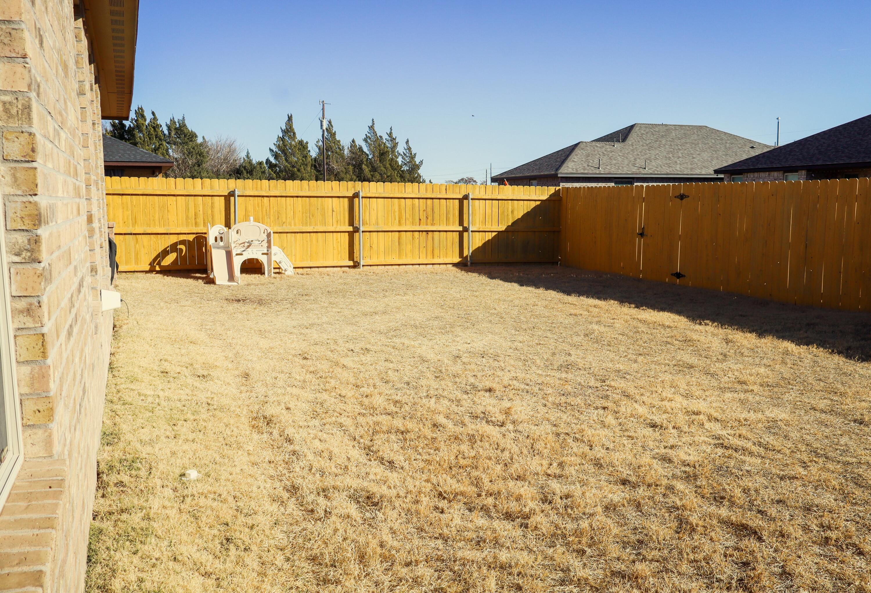 7725 96th Street Lubbock, TX 79424 - Photo 32 of 34 7725 yard 3