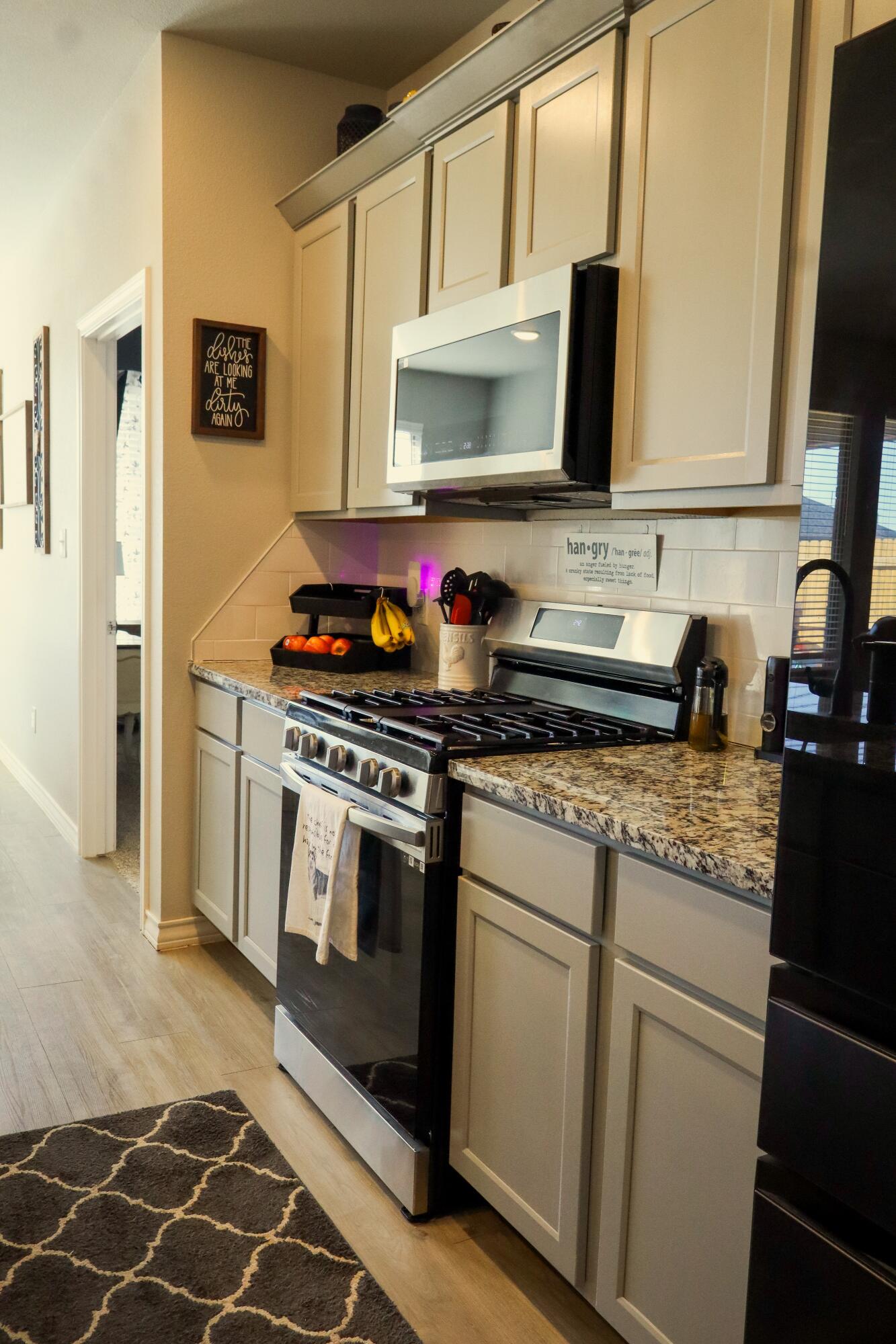 7725 96th Street Lubbock, TX 79424 - Photo 4 of 34 7725 kitchen 6