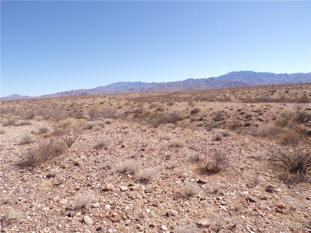 Lot 193 West Hopi Road Golden Valley, AZ 86413 - Photo 8 of 32 a view of a mountain