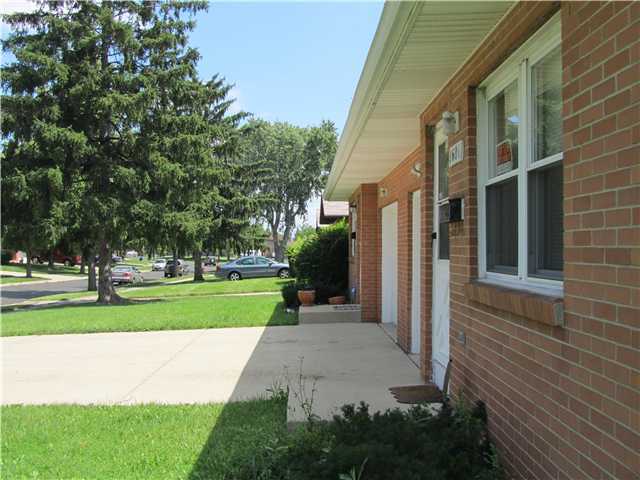 1681-1683 Durbridge Road Columbus, OH 43229 - Photo 4 of 25