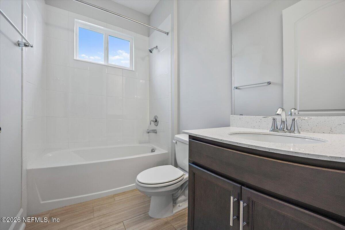 1724 Austin Lk Way Middleburg, FL 32068 - Photo 15 of 30 04-Bathroom