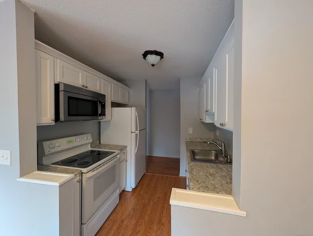 $1,775 | 41 Balance Rock Road, Unit 16, Seymour, CT 06483