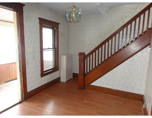 27 Wesson Street Springfield, MA 01108 - Photo 3 of 16