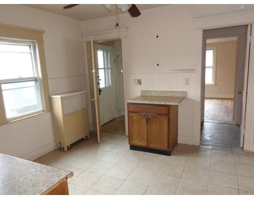 27 Wesson Street Springfield, MA 01108 - Photo 4 of 16