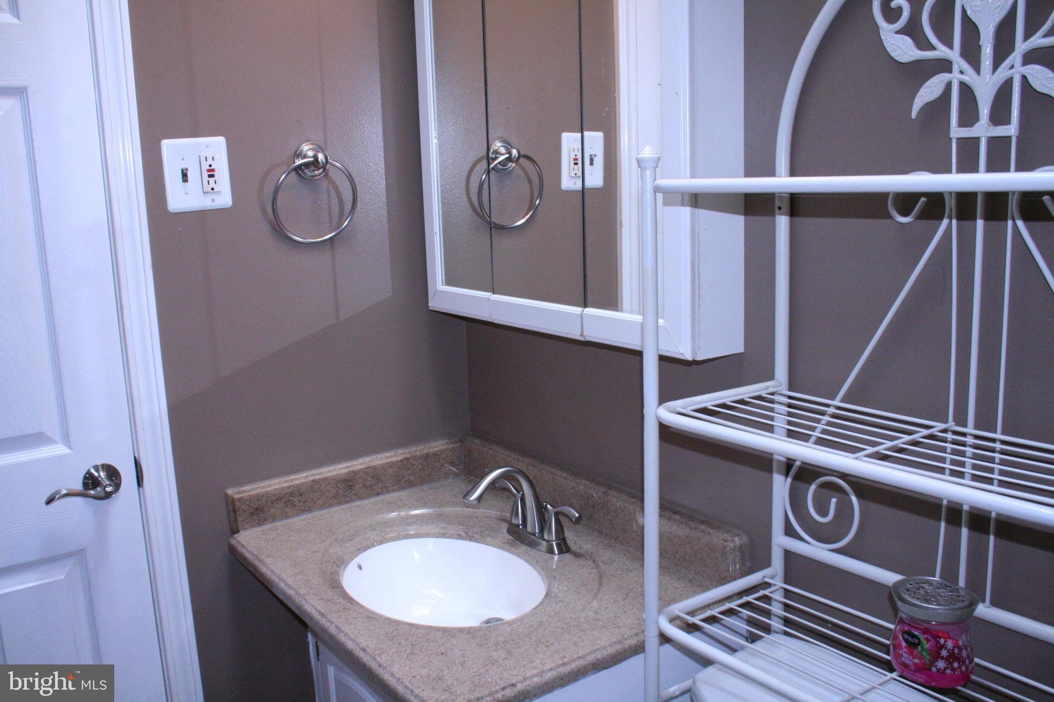 3861 Fairdale Road Philadelphia, PA 19154 - Photo 23 of 33 Bathroom