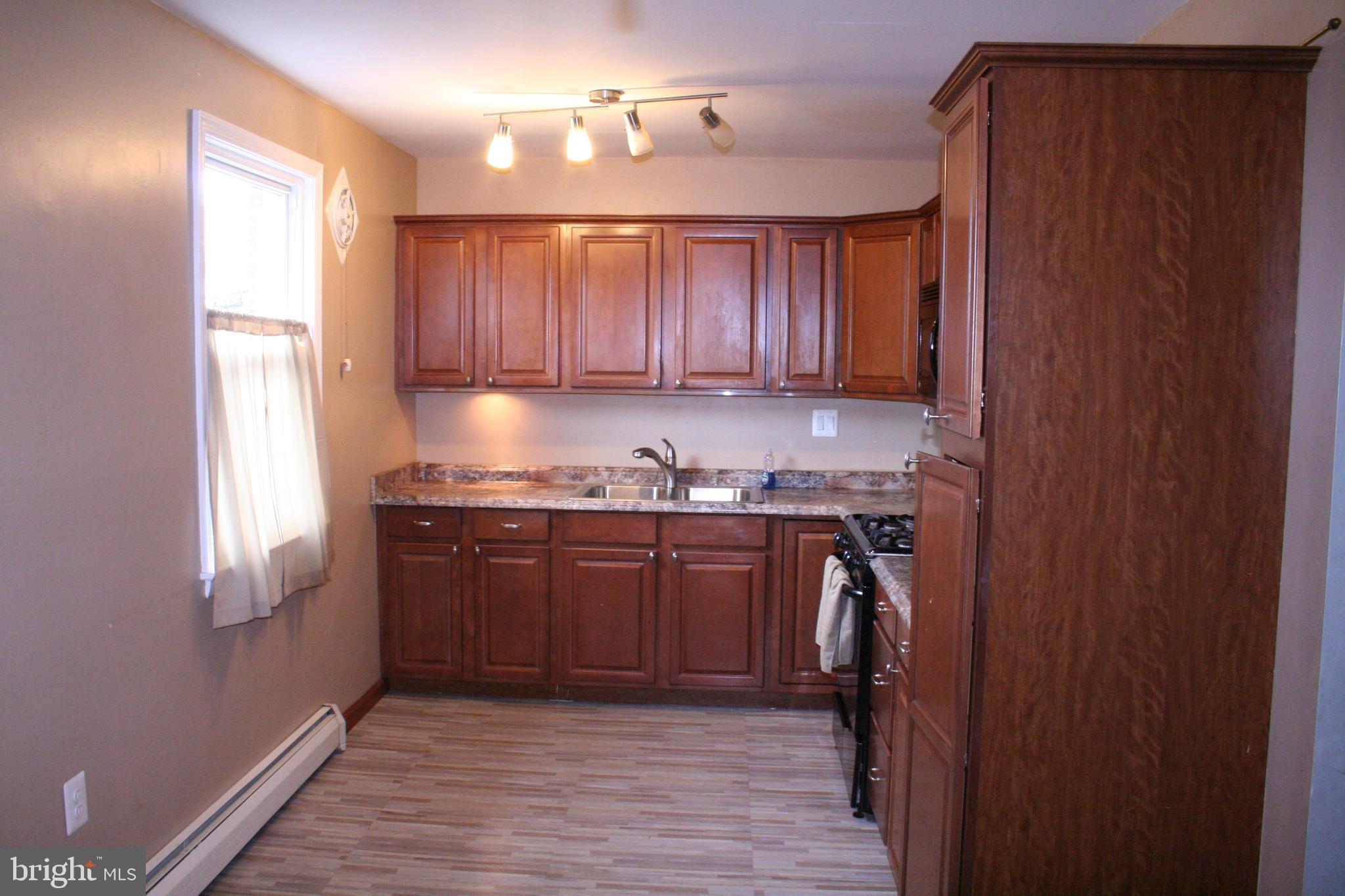 3861 Fairdale Road Philadelphia, PA 19154 - Photo 10 of 33 Kitchen