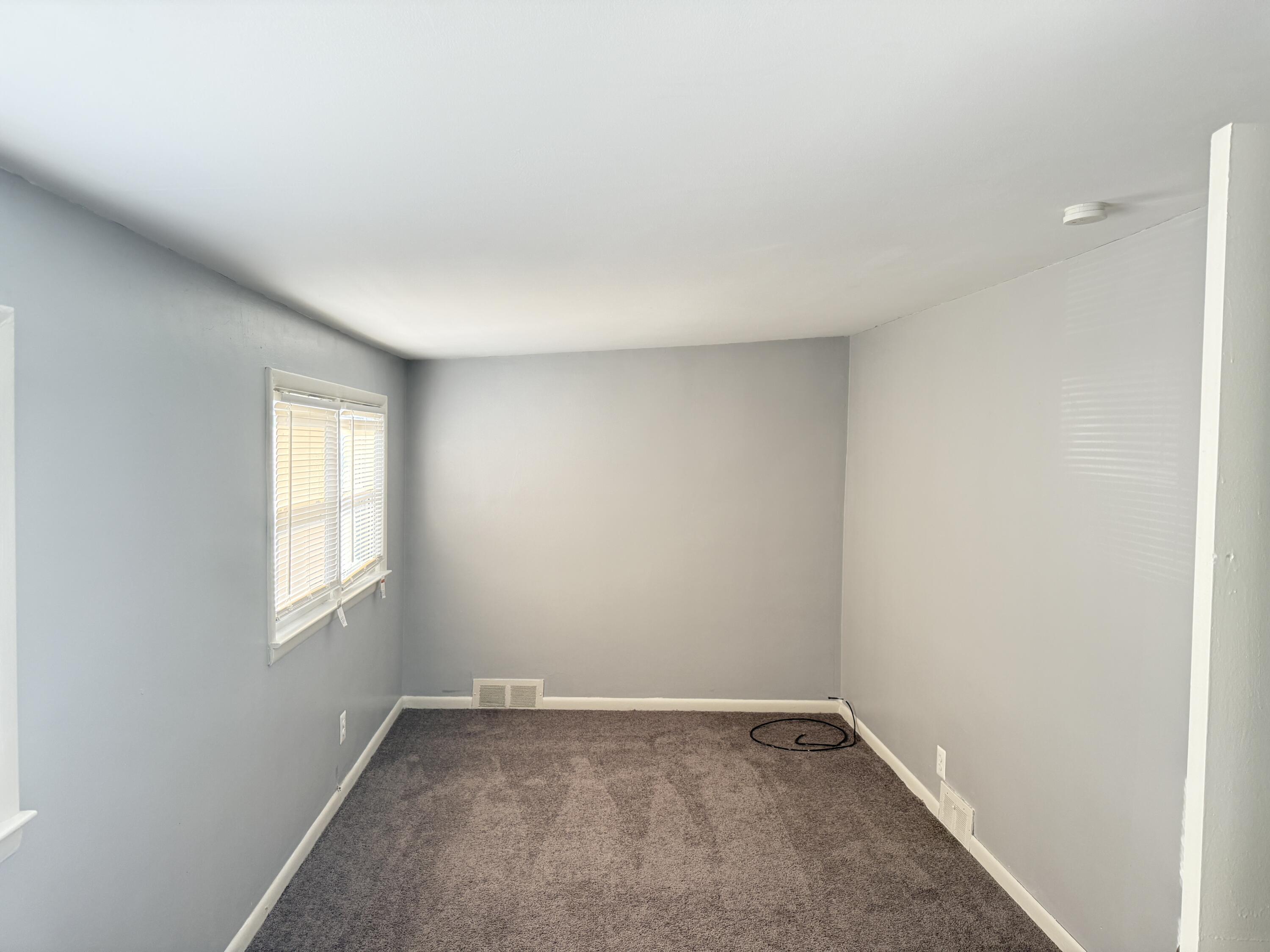 22851 Colgate Street Farmington, MI 48336 - Photo 14 of 21 IMG_5483