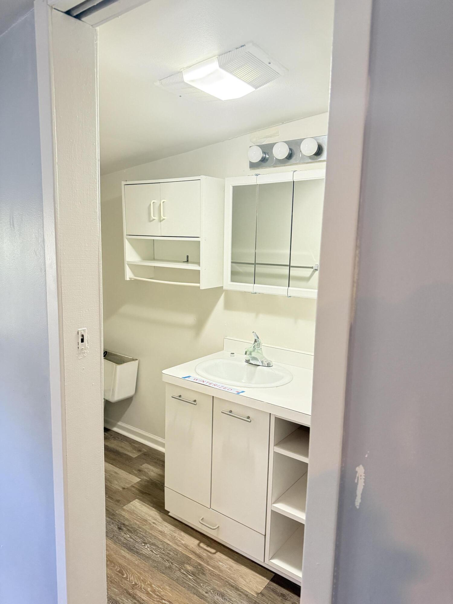 22851 Colgate Street Farmington, MI 48336 - Photo 18 of 21 IMG_5485