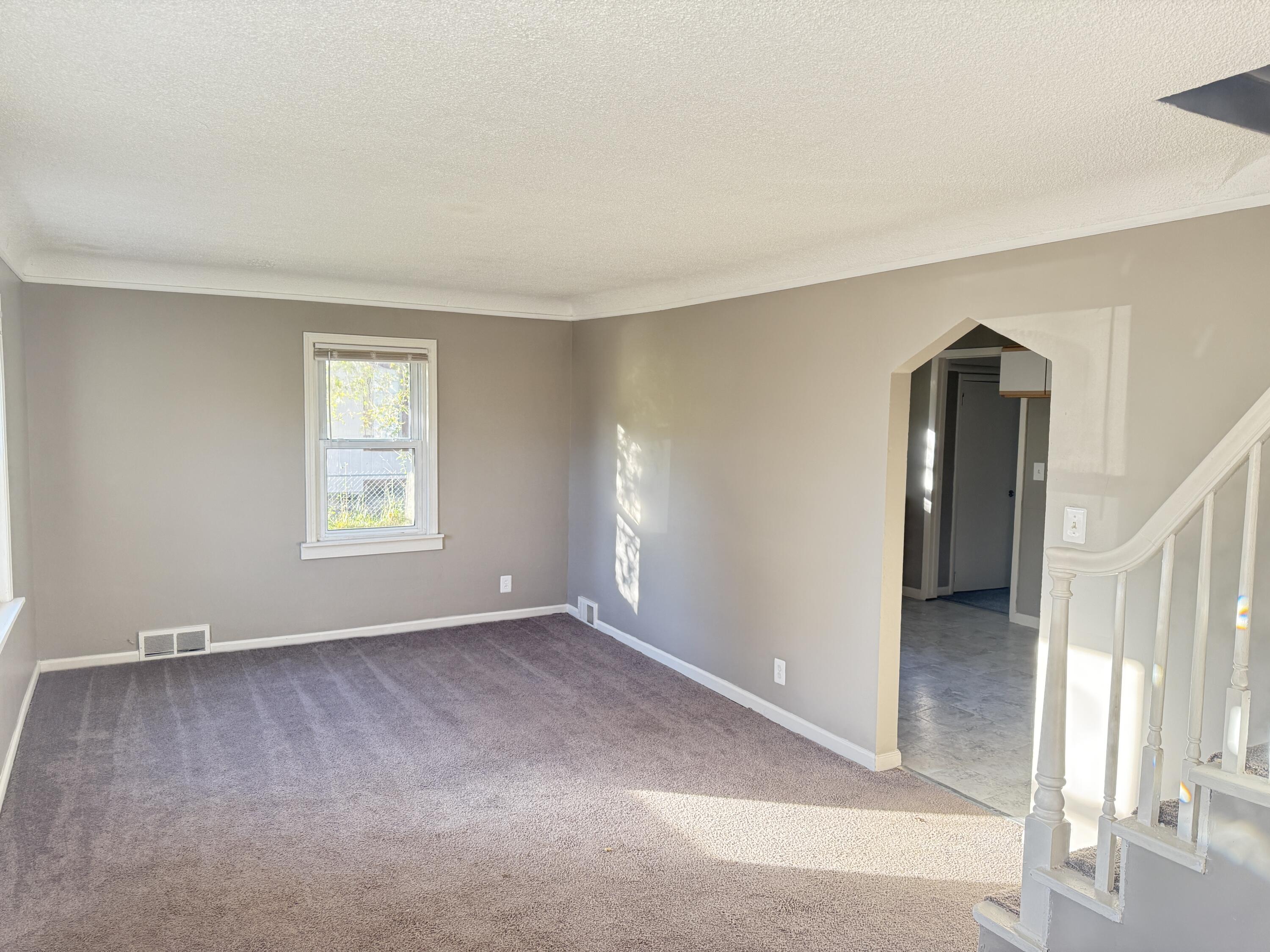 22851 Colgate Street Farmington, MI 48336 - Photo 5 of 21 IMG_5474