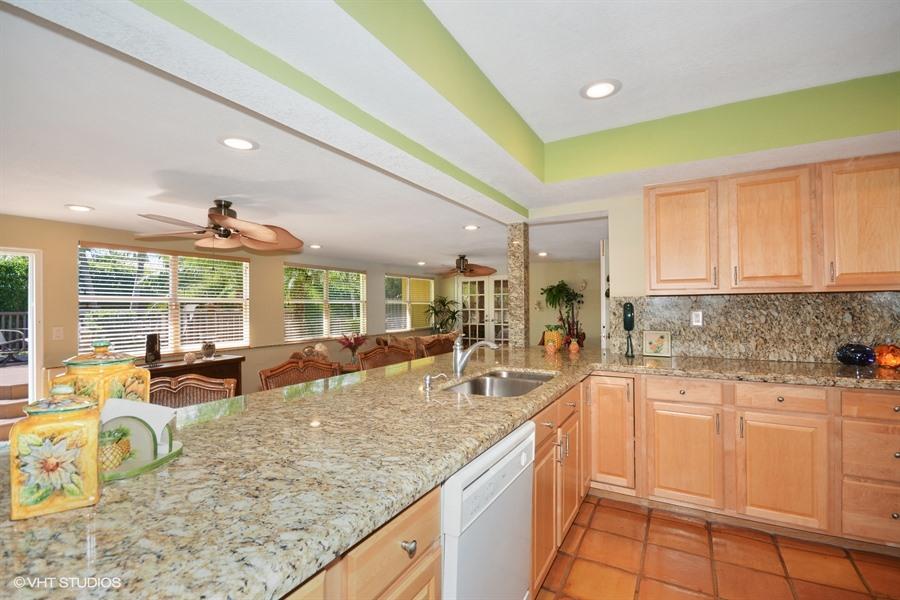 133 Southwest 8th Terrace Boca Raton, FL 33486 - Photo 7 of 18 Kitchen