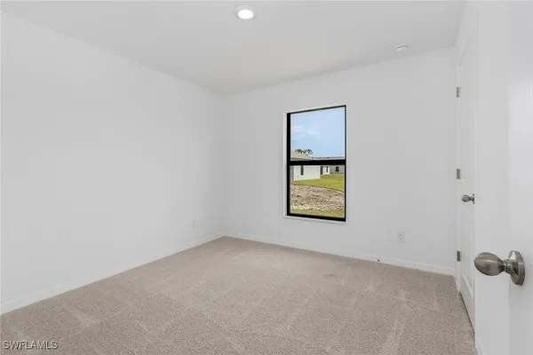 $389,900 | 825 General D MacArthur Avenue, LaBelle, FL 33935