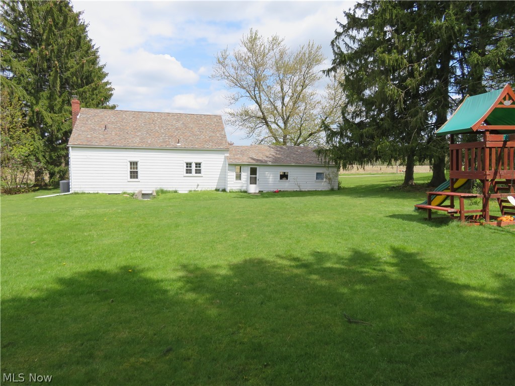 3295 East South Range Road New Springfield, OH 44443 - Photo 4 of 17