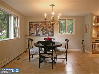 345 Brae Bourn Road Huntingdon Valley, PA 19006 - Photo 3 of 12 Dining Room