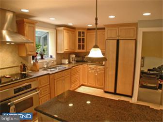 345 Brae Bourn Road Huntingdon Valley, PA 19006 - Photo 4 of 12 Kitchen