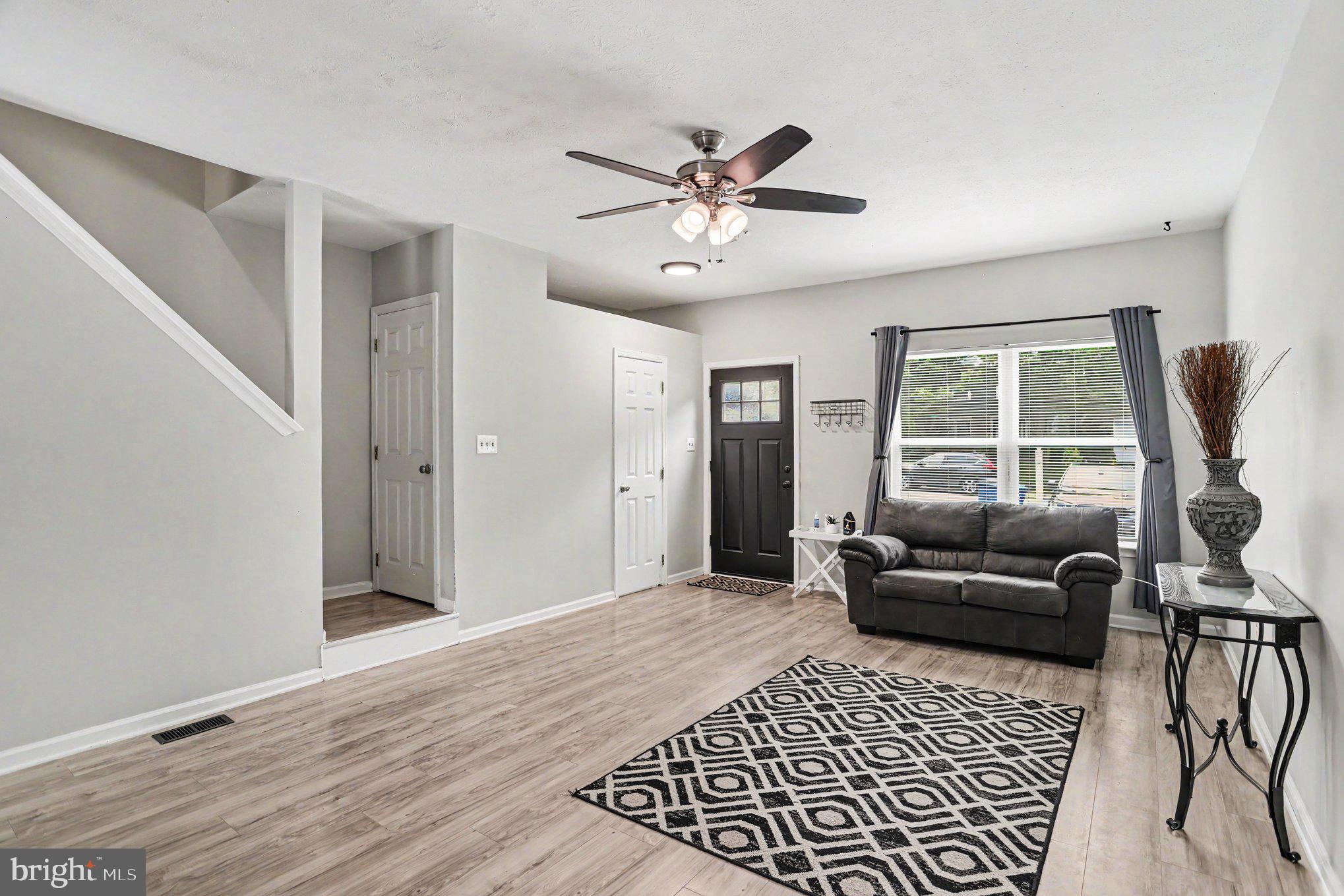 122 Cherry Tree Lane Elkton, MD 21921 - Photo 4 of 37 Bright and inviting living space.