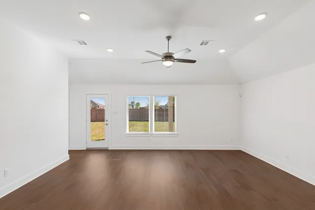 $350,990 | 14129 Baikal Mnr Drive, Santa Fe, TX 77510