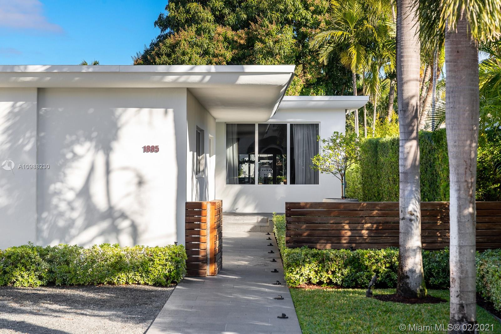 1885 Daytonia Road Miami Beach, FL 33141 - Photo 5 of 25 Gallery Image 5