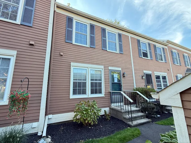 $260,000 | 38 Foxbridge Village Road, Unit 38, Branford, CT 06405