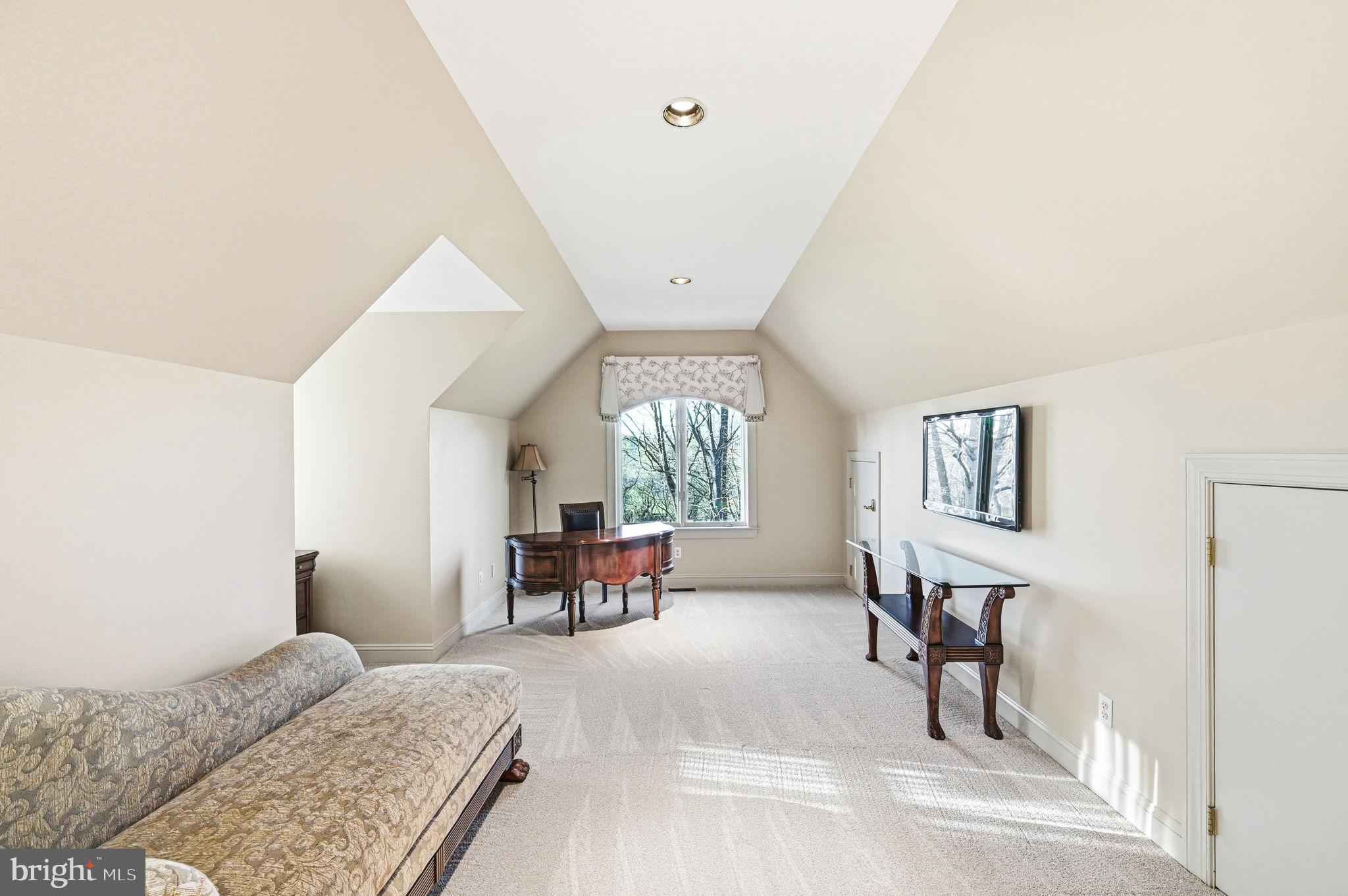 1714 Hickory Hill Road Chadds Ford, PA 19317 - Photo 41 of 82 Primary Bedroom Sitting Area